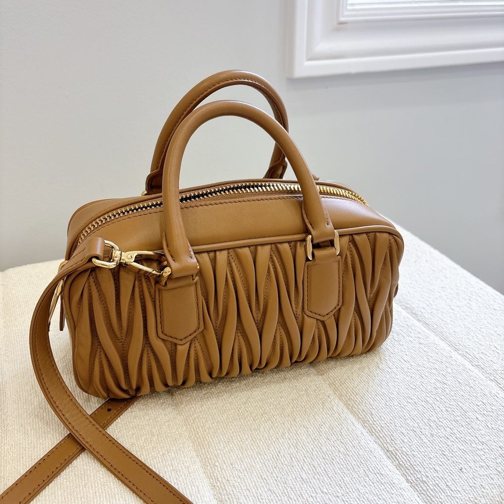 BRAND NEW MIUMIU ICONIC BAG - Picture 6 of 11